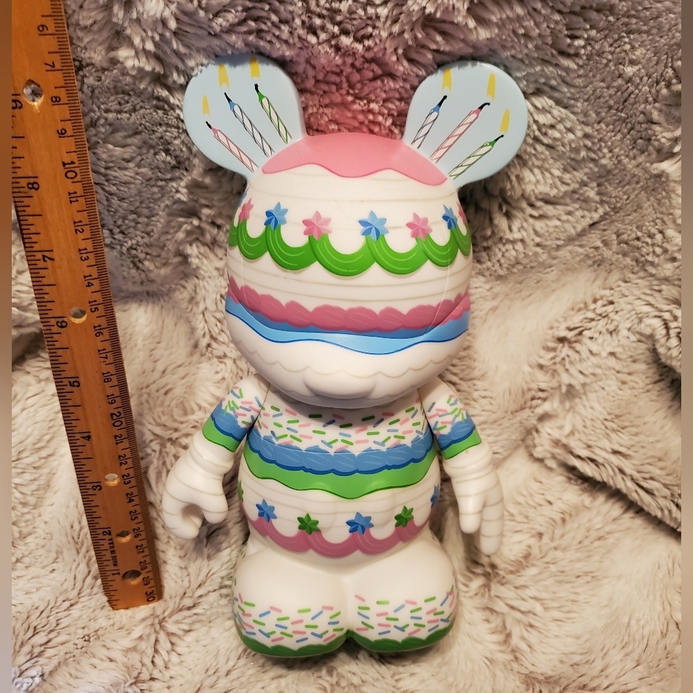 Disney Vinylmation 9" Birthday Cake Figure - Holiday #2; Limited Edition of 1000 - Picture 2 of 7